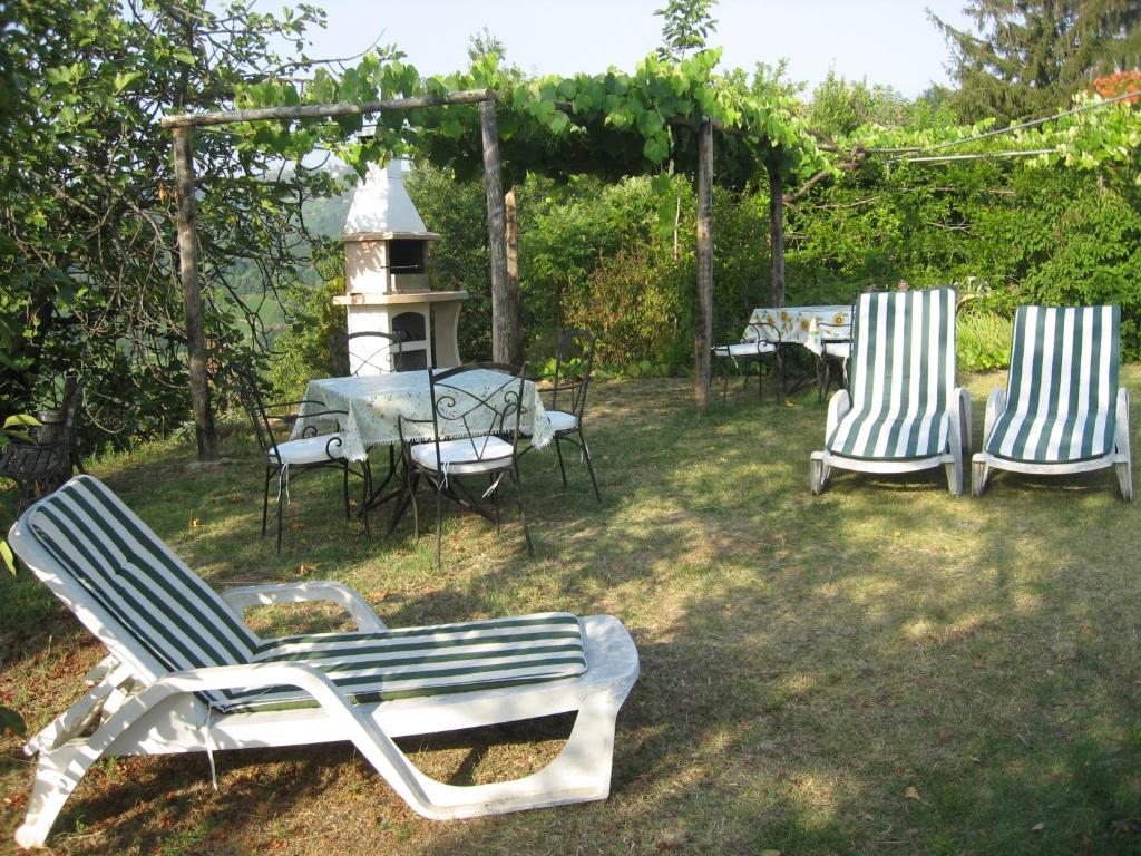 Agriturismo Cascina Serra Cossano Belbo Ngoại thất bức ảnh
