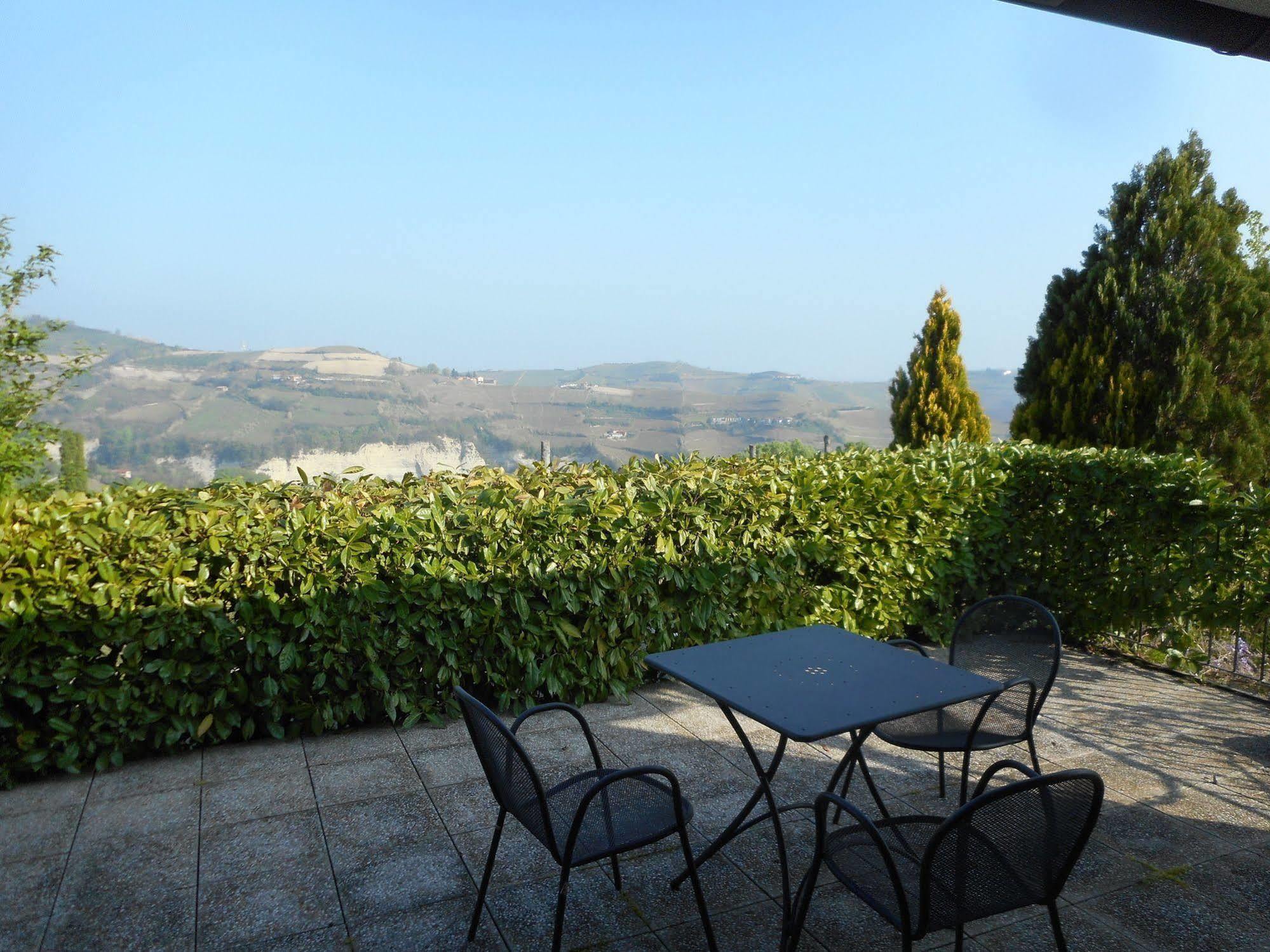 Agriturismo Cascina Serra Cossano Belbo Ngoại thất bức ảnh